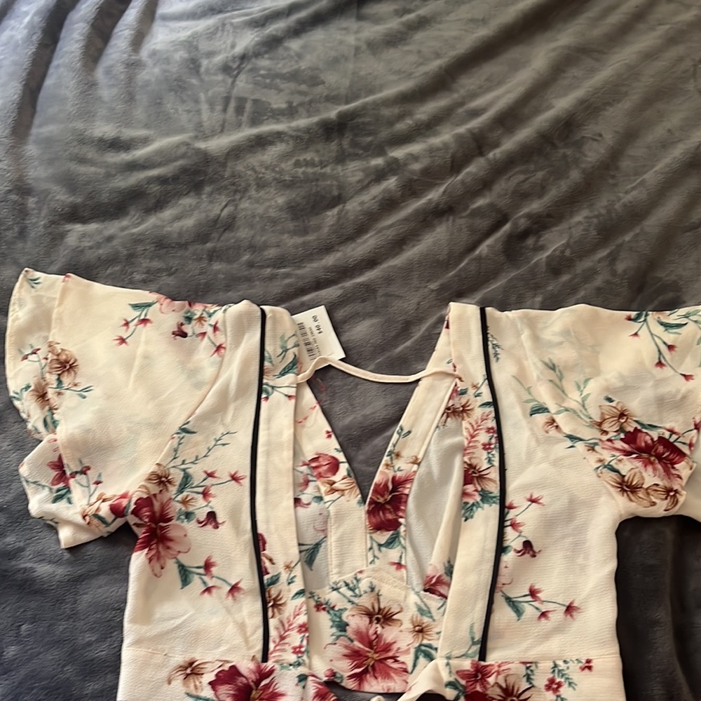 Top - Picture 2 of 3